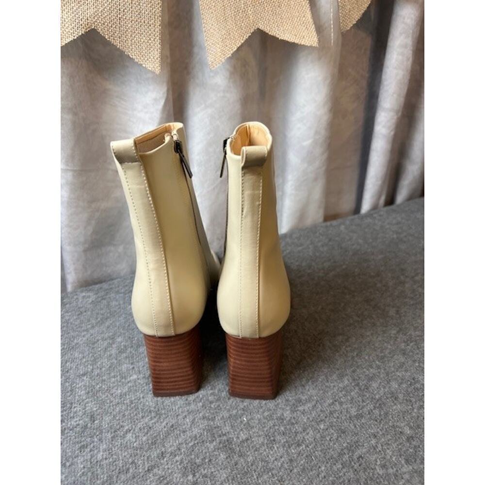 Marc Fisher Floria Ivory Leather Booties with Side Zip Square Toe Size 7.5 - Picture 5 of 9